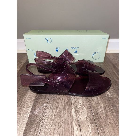 Off-White Logo-Embossed Jelly Sandals - Picture 5 of 7